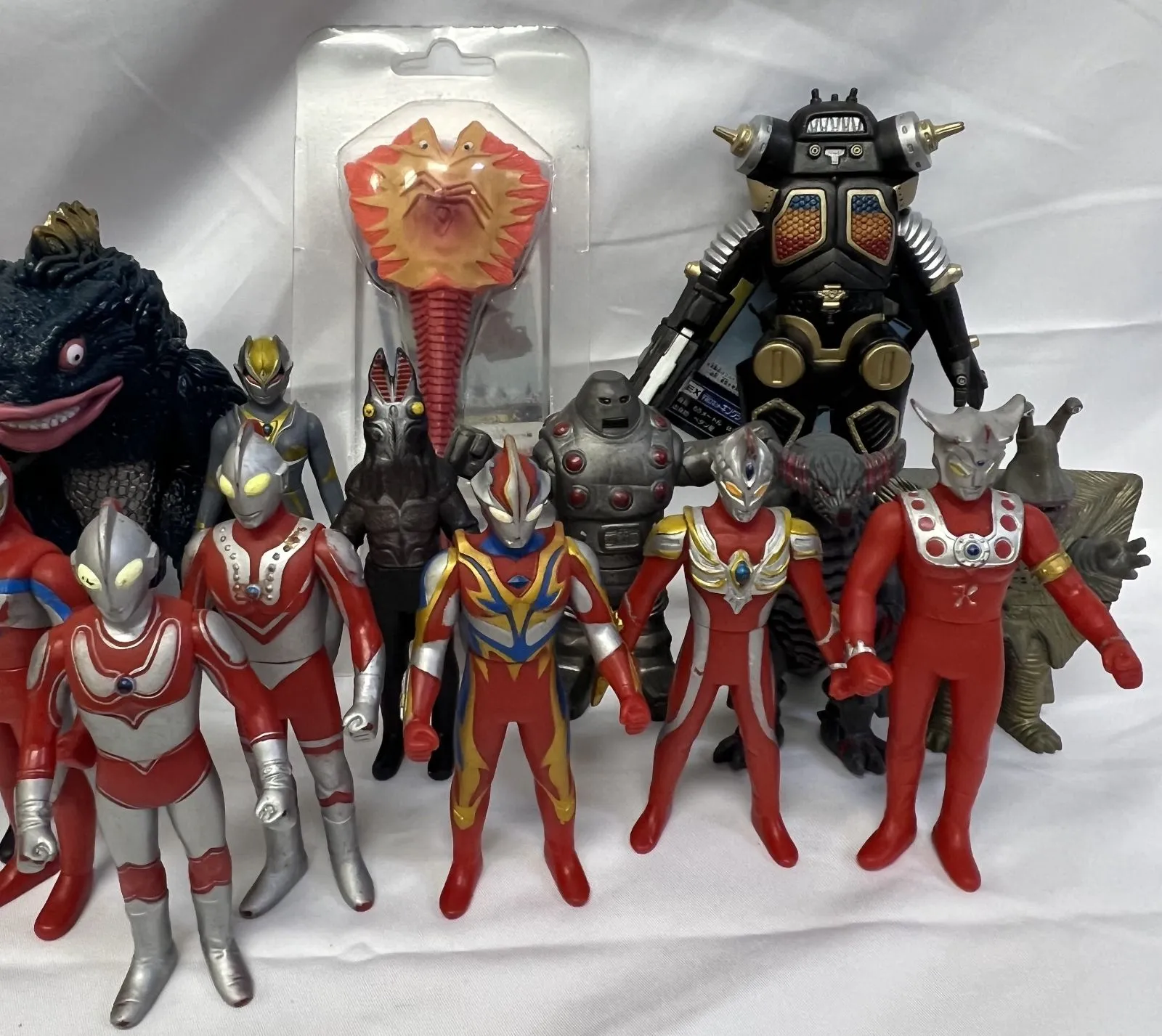 ウルトラ怪獣 ソフビ フィギュア 22個まとめ売り ウルトラマンソフビ