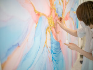 日本初！？アルコールインクアートの壁を作成していただきました