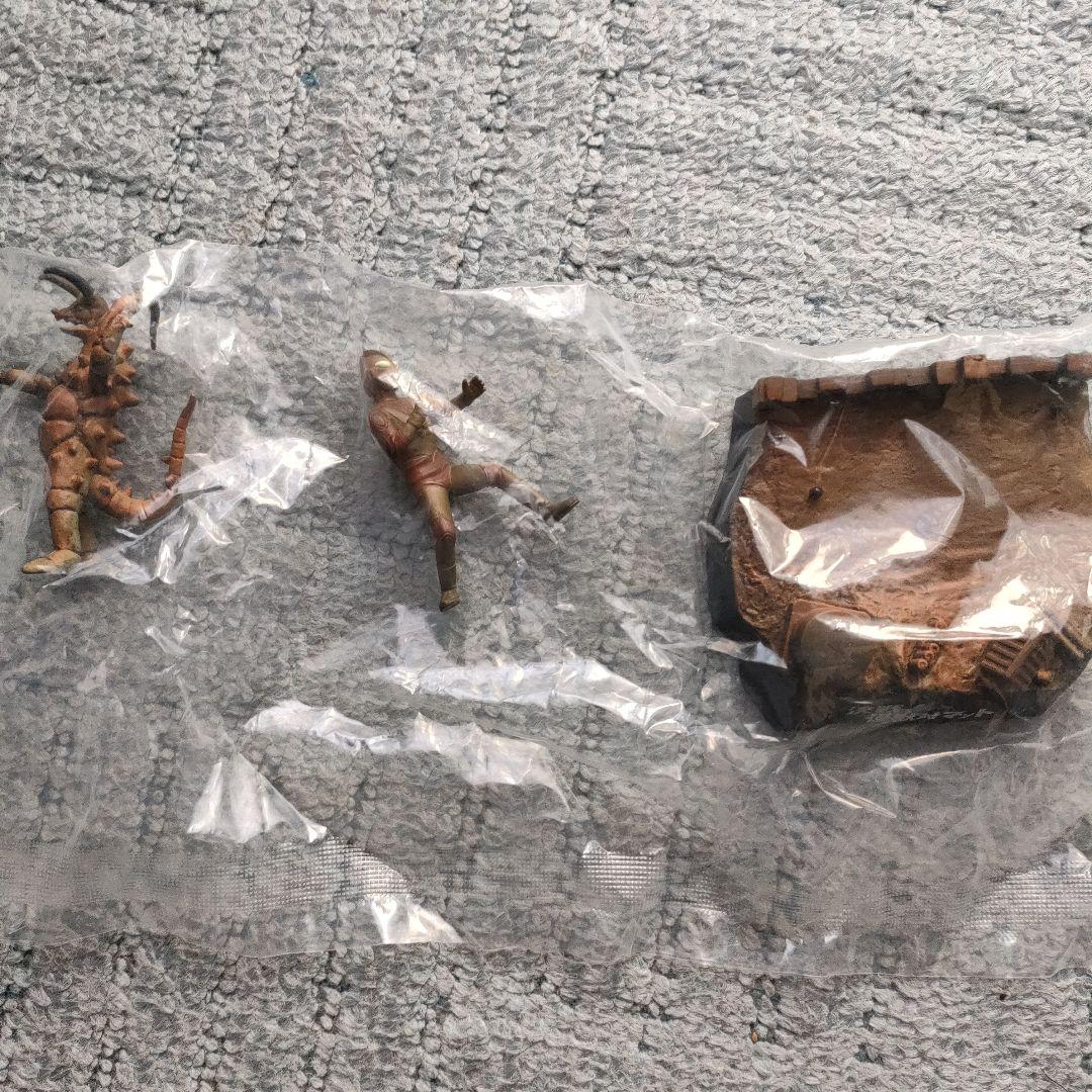 ウルトラ怪獣戯画　決戦！怪獣対マット ウルトラ怪獣戯画 決戦！怪獣対マット ウルトラマン対グドン - メルカリ