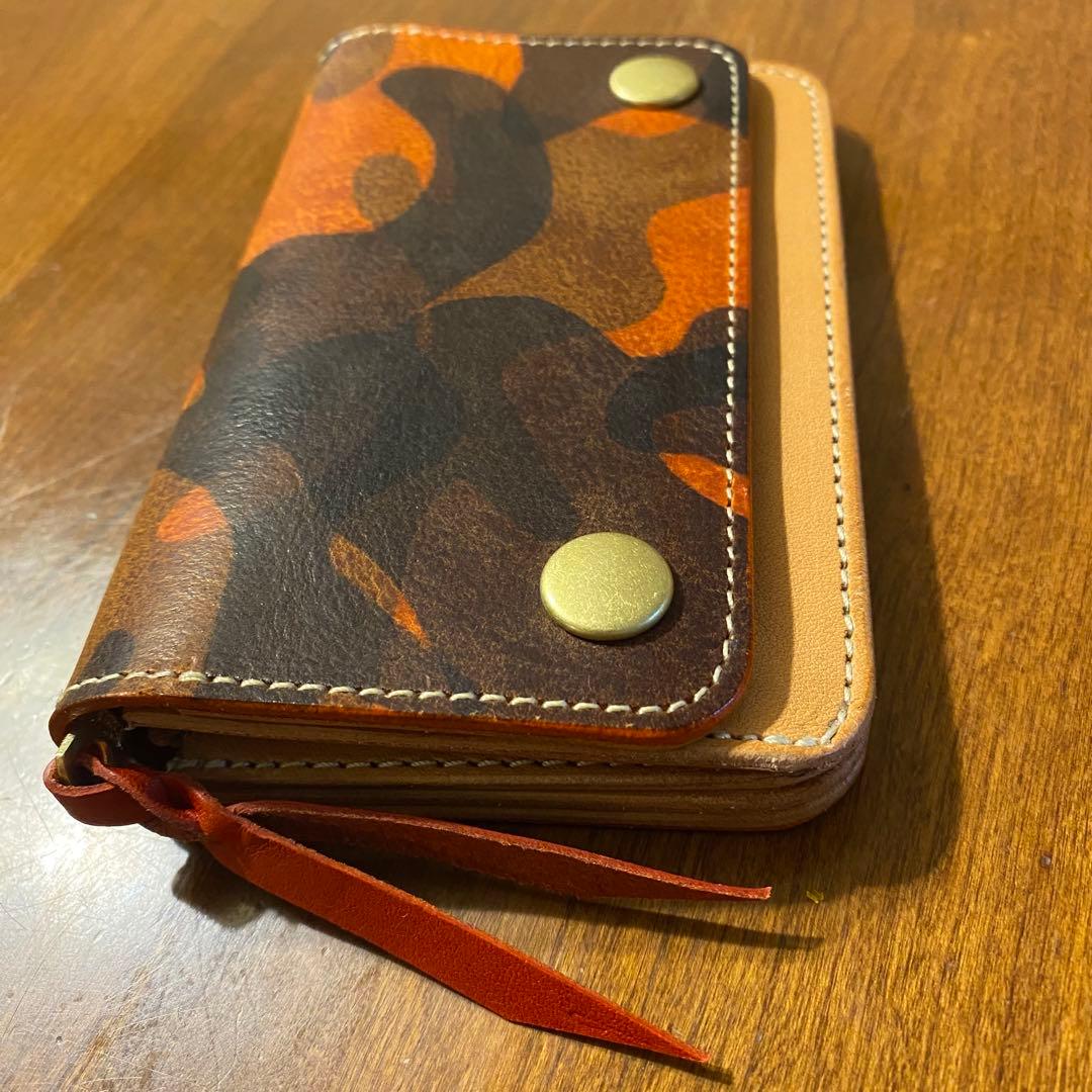 トラッカーウォレット　赤迷彩　ミドル　三層　エルバケーロ 顔料赤芯.トラッカーウォレットミドル3層.コインフラップ - メルカリ